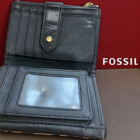 Fossil Lainie Multifunction Wallet in Cheetah Print - Picture 5 of 6